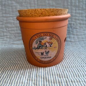 Terracotta Onion Storage Pot with Cork Lid